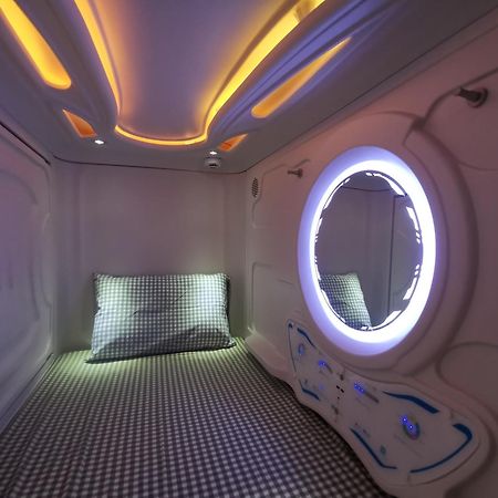 橙舍太空艙 Tw Capsule Hostel Tajpej Buitenkant foto